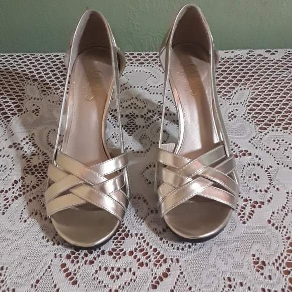 Chaps gold women's strappy stiletto heels size 6B - Picture 2 of 7